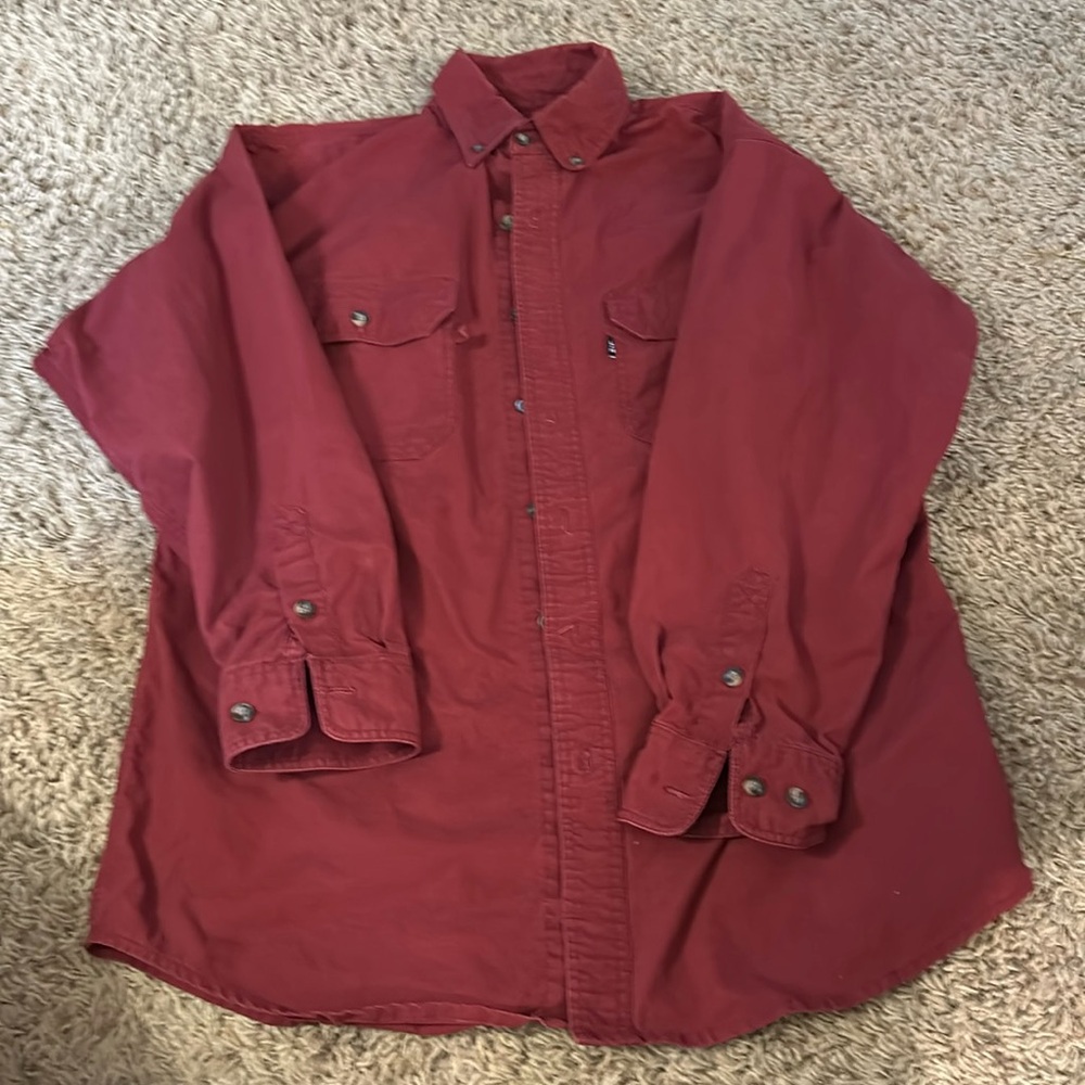 Key Men’s Button Down Work Shirt in a Dark Red. Size Med.